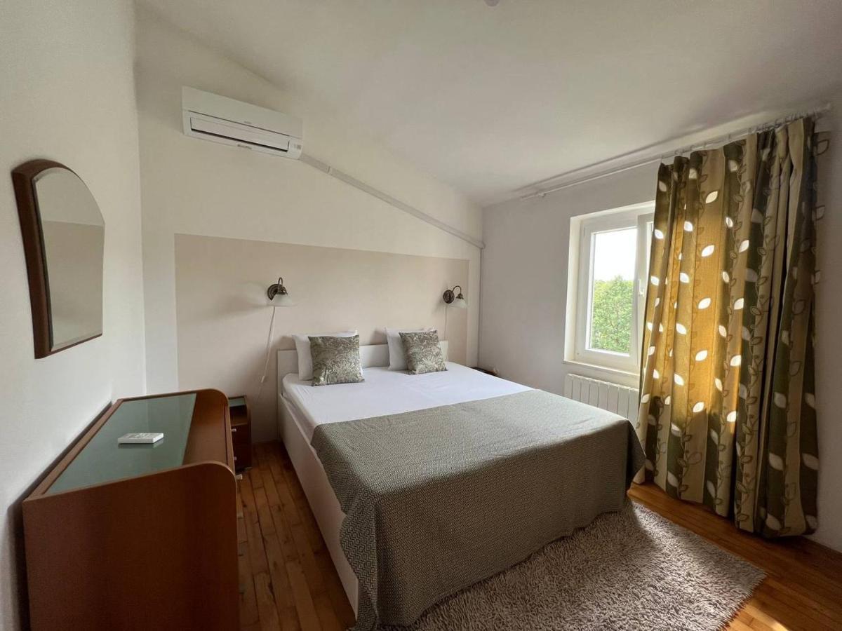 Villa Domus Maria With Swimming Pool And Free Parking Banjole Exterior foto