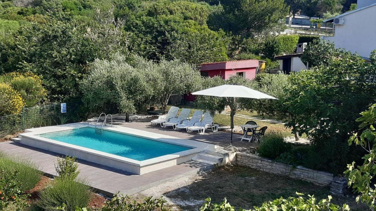 Villa Domus Maria With Swimming Pool And Free Parking Banjole Exterior foto