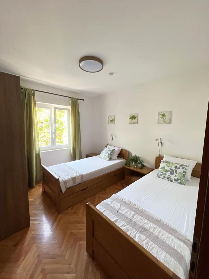 Villa Domus Maria With Swimming Pool And Free Parking Banjole Exterior foto